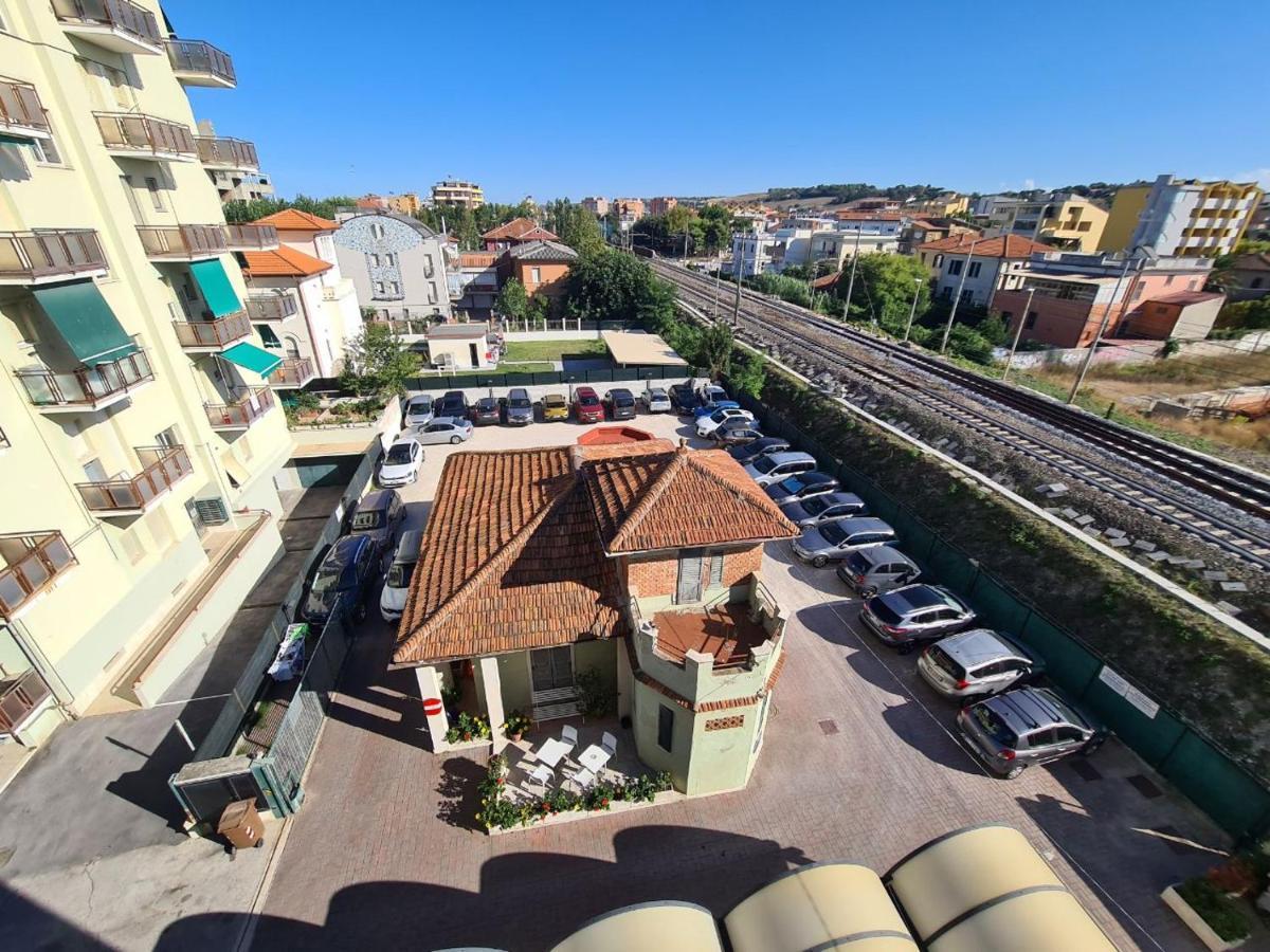 Hotel Fiorella Senigallia Extérieur photo