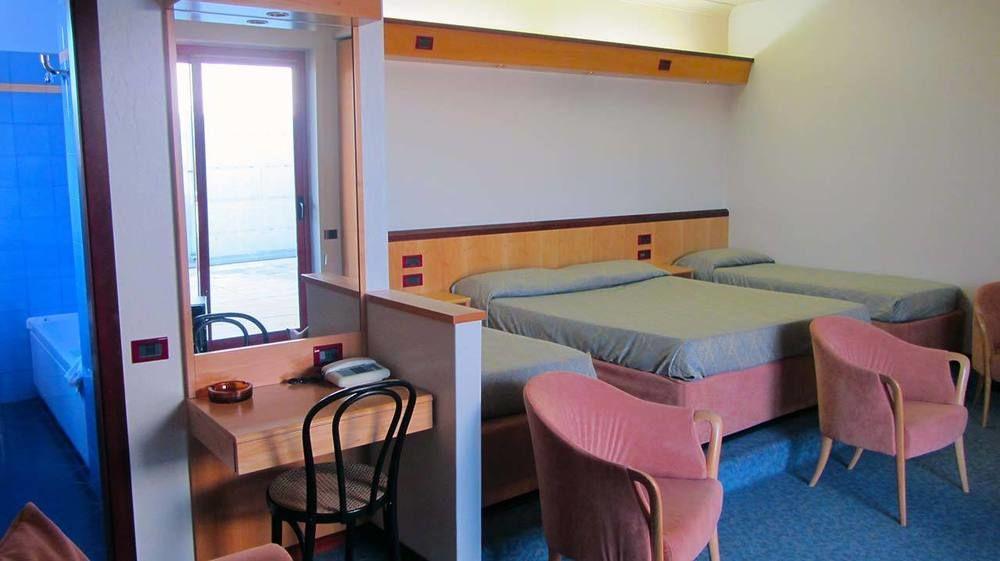Hotel Fiorella Senigallia Extérieur photo